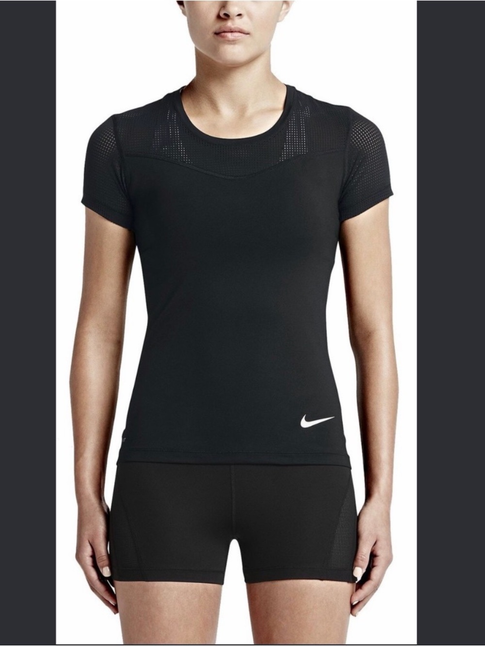 Nike Women Pro Hypercool Training Top Size Small. Great condition.